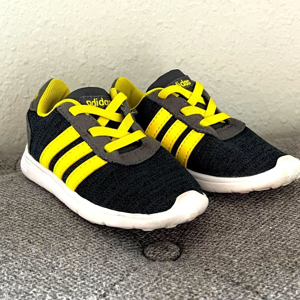 Baby adidas racer running shoe, size 5